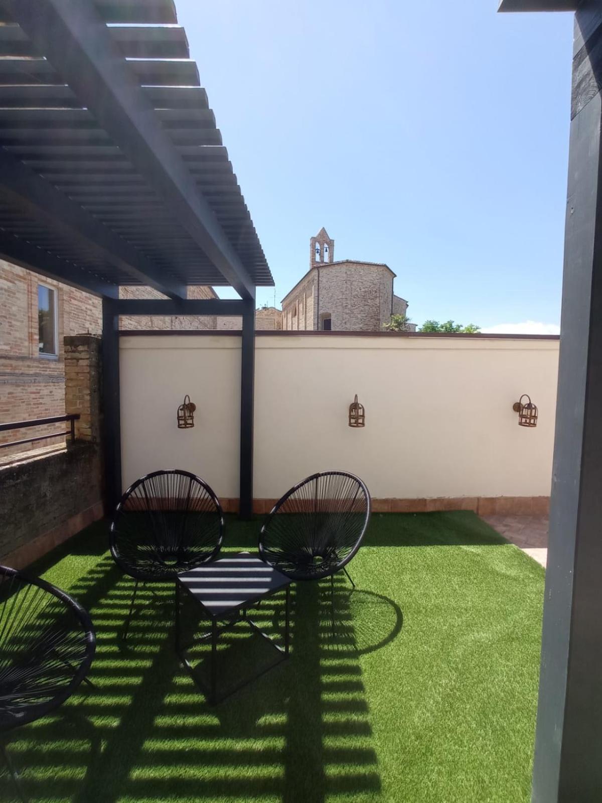 Hotel Oviv Dimora Del Borgo Аквавива-Пичена Экстерьер фото